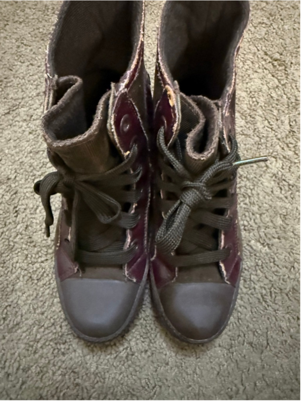 Women's Vintage Skechers Brown Burgundy Lace Up sneaker boots 6.5